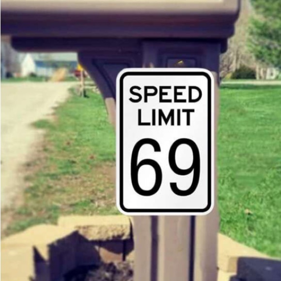 Street sign - Picture 2 of 3